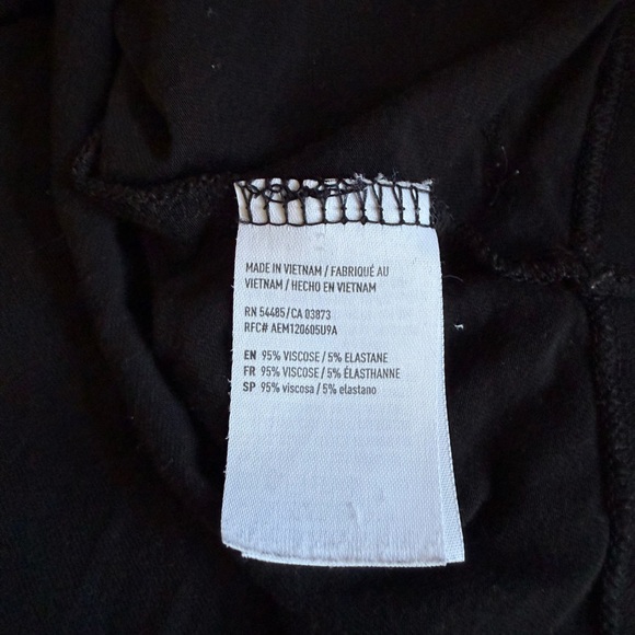 American Eagle Outfitters Black V‑Neck Short Sleeve Tee - Picture 4 of 4